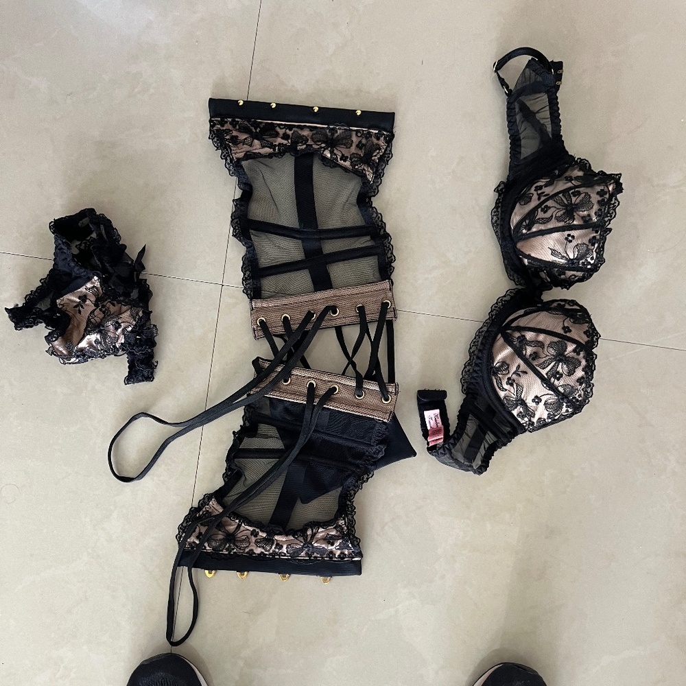 Agent provocateur corsette set